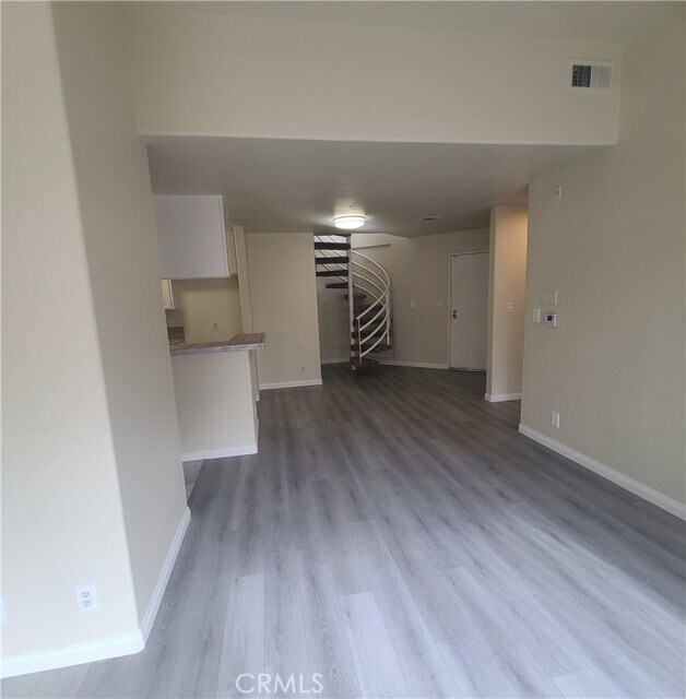 Building Photo - 5060 Kester Ave