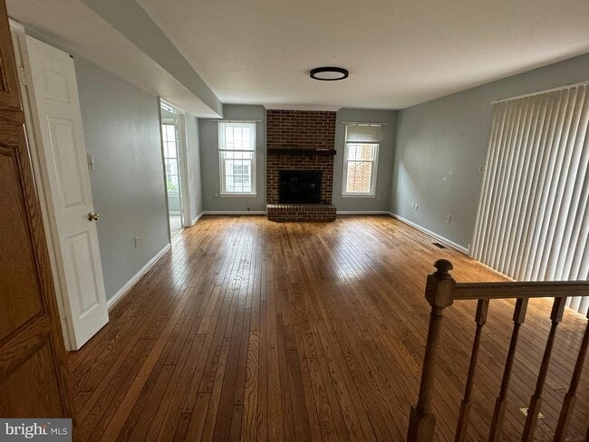 Building Photo - 12859 Valleywood Dr