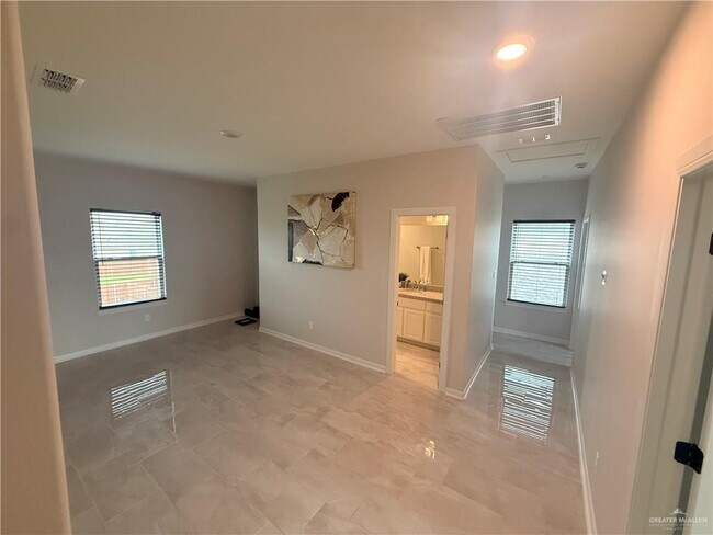 Building Photo - 18 Retama St