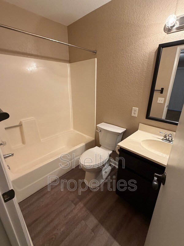 Building Photo - 501 W Tonopah Dr