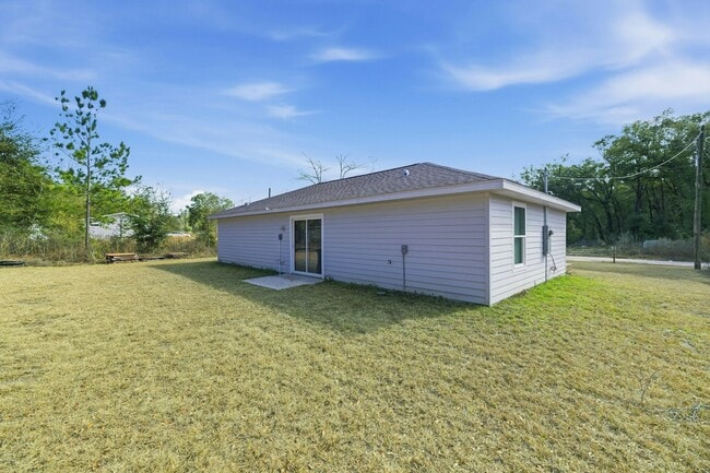 Building Photo - 5405 NW 8th Pl