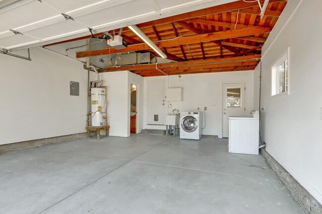 Building Photo - 1228 Ruby St