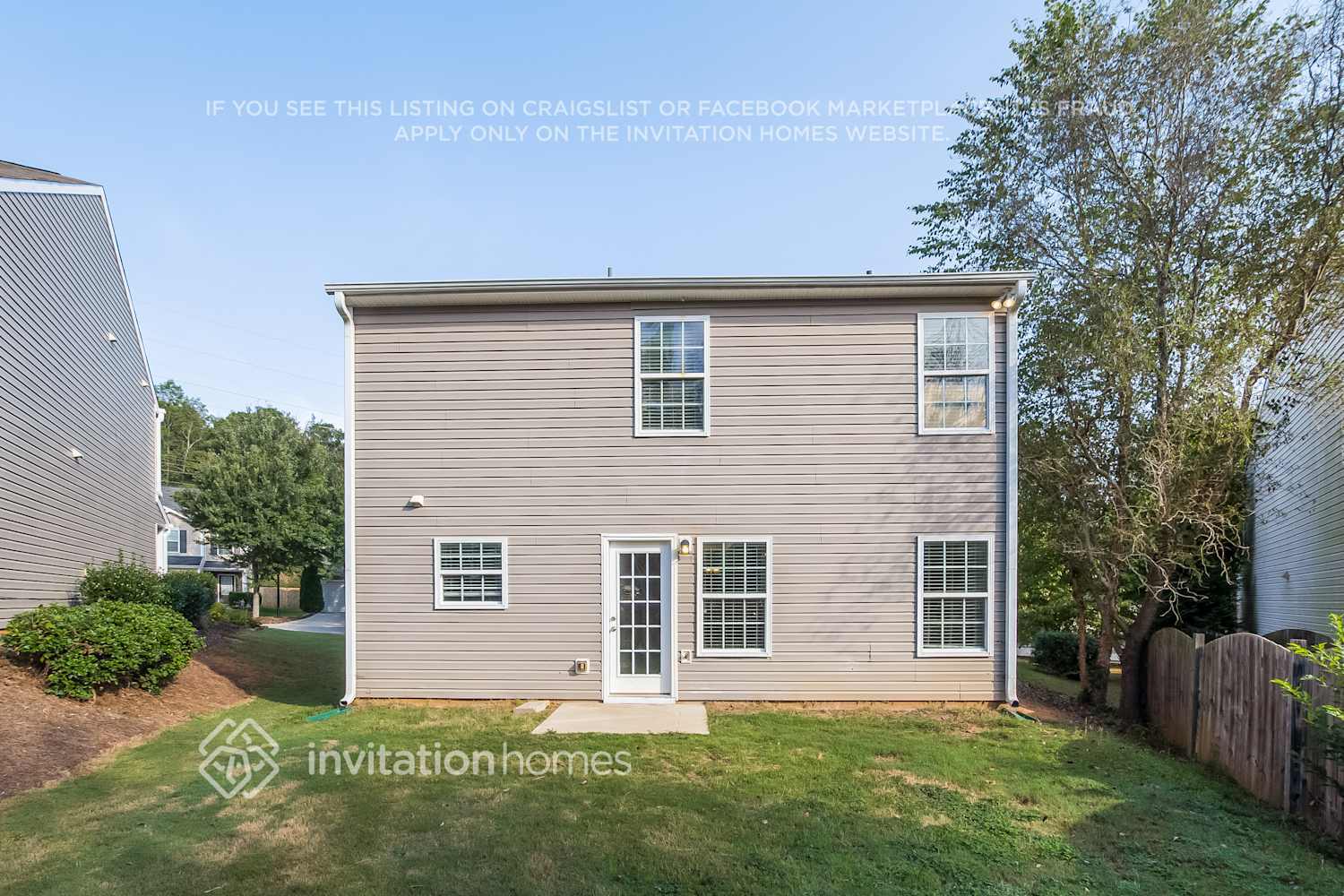 Building Photo - 2470 Mayfair Dr