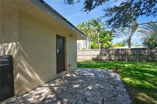 Building Photo - 412 SW 13th St