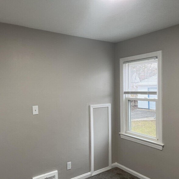 Building Photo - 3958 Lee Heights Blvd