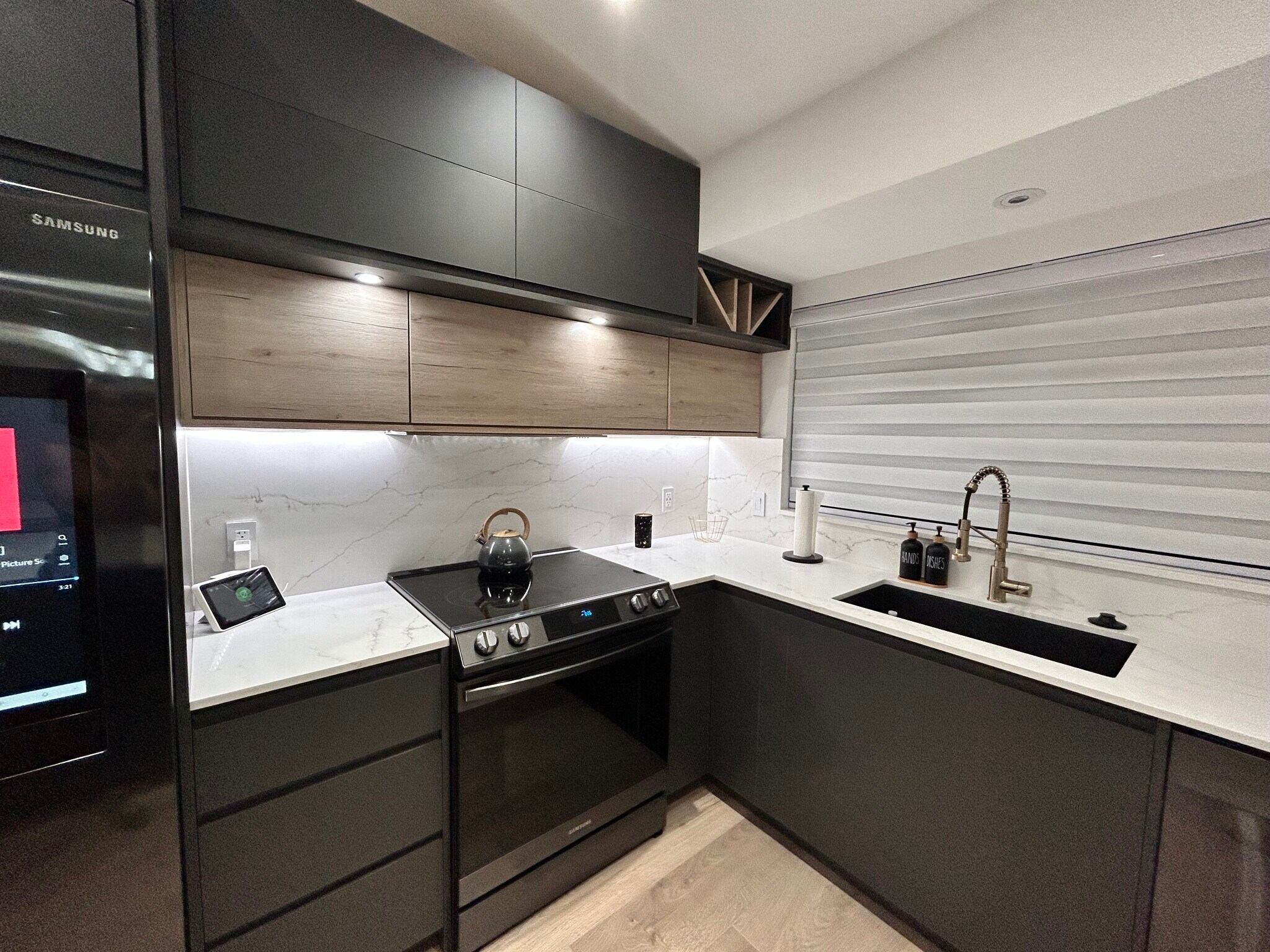 Building Photo - 6205 SE Circle St