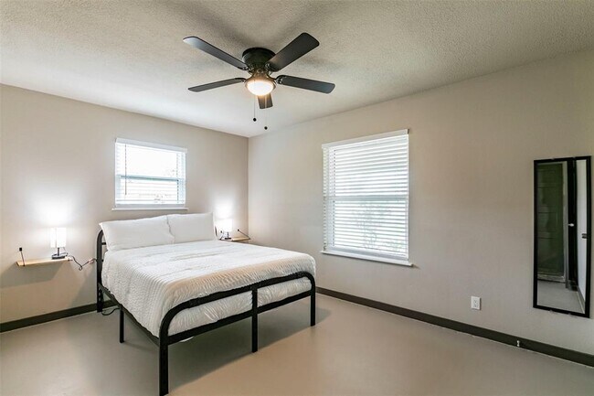 Building Photo - 4613 Joseph St