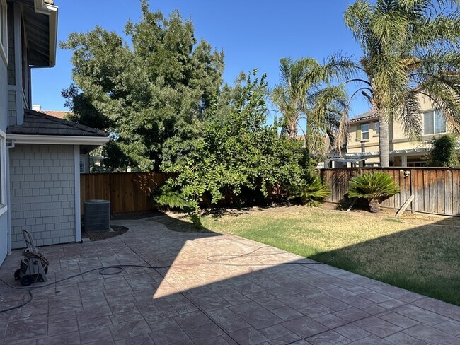 Building Photo - 91 W Recreo Ct