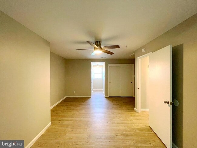 Building Photo - 10960 Earnshaw Ln