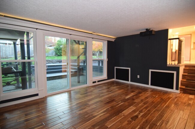 Building Photo - 17927 Ridge Lake Dr