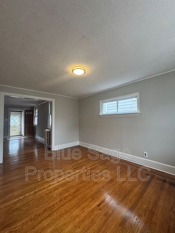 Building Photo - 124 N Pennock Ave