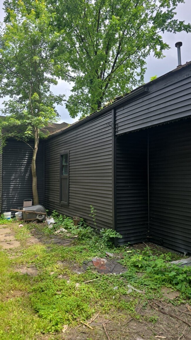 Building Photo - 524 N 29th St