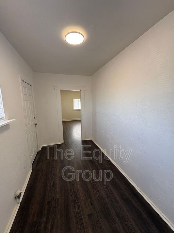 Building Photo - 10596 Ave 344