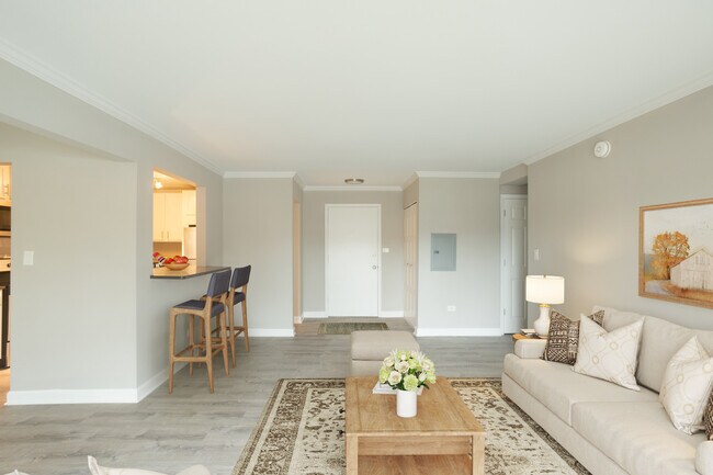 Building Photo - 4250 W Lake Ave