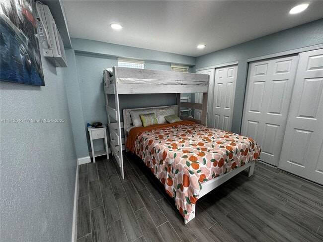 Building Photo - 228 Orchid St