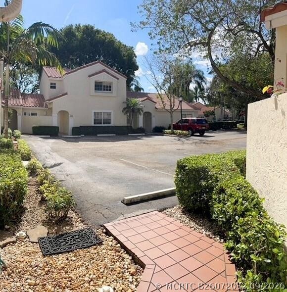 Building Photo - 1370 Cottonwood Cir