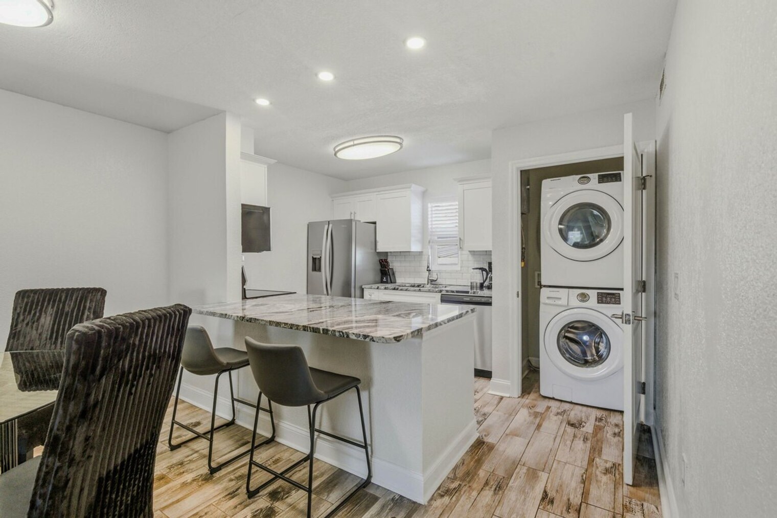 Building Photo - 3911 W Cleveland St