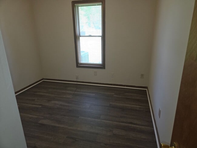 Building Photo - 3617-3619 Greeley Dr