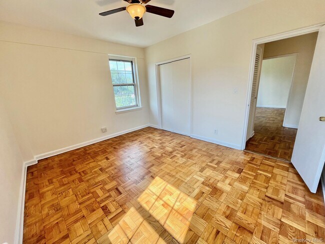 Building Photo - 210 Pelham Rd