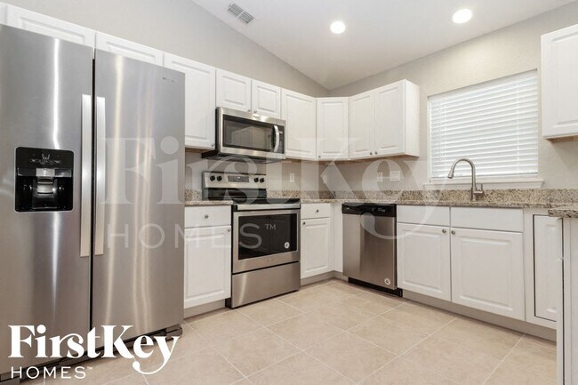 Building Photo - 12252 Clarendon Ave