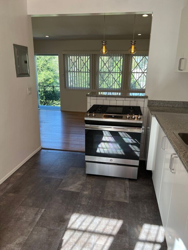 Building Photo - 4741 N Figueroa St