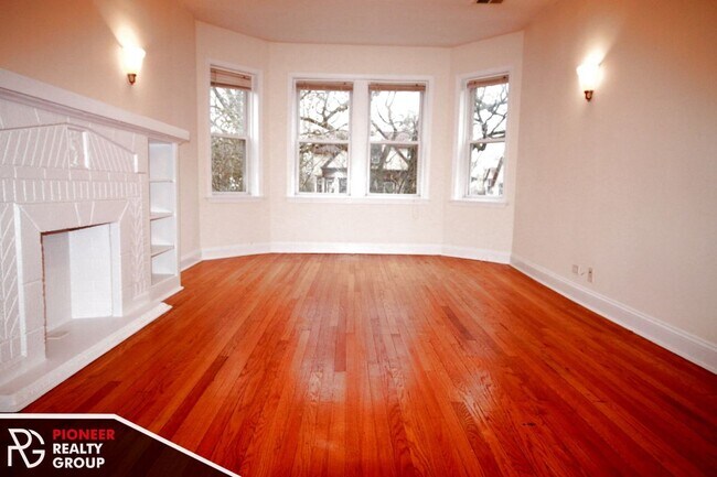 Building Photo - 3428 W Parker Ave