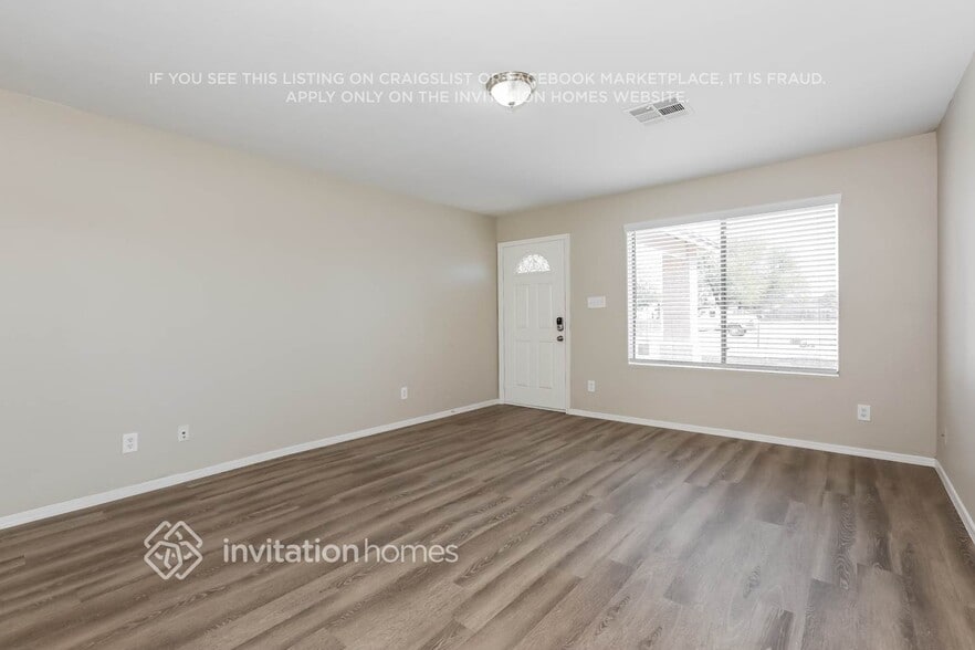 Building Photo - 250 Dakota St