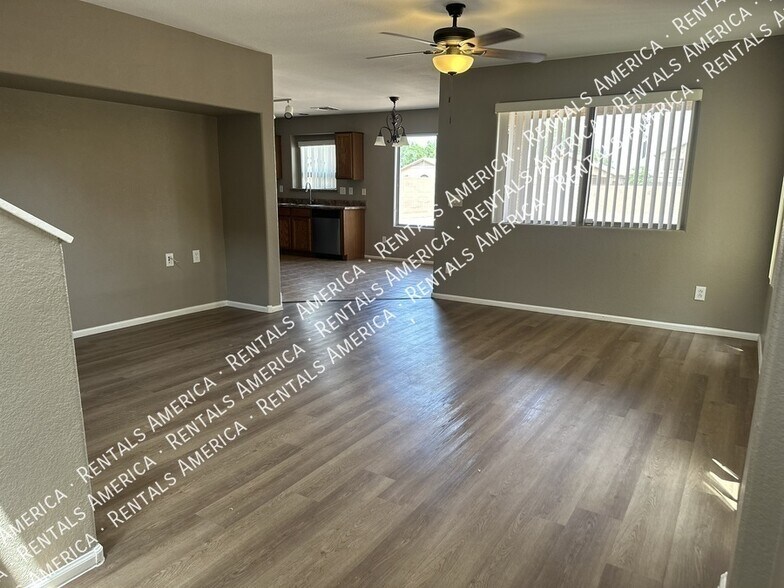 Building Photo - 1028 E Dragon Fly Rd