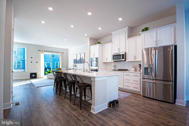 Building Photo - 2453 Liberty Lp