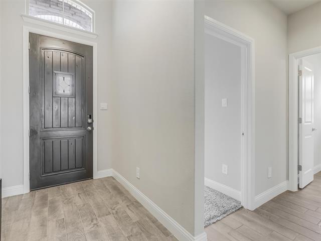 Building Photo - 2156 Knightsgate Rd