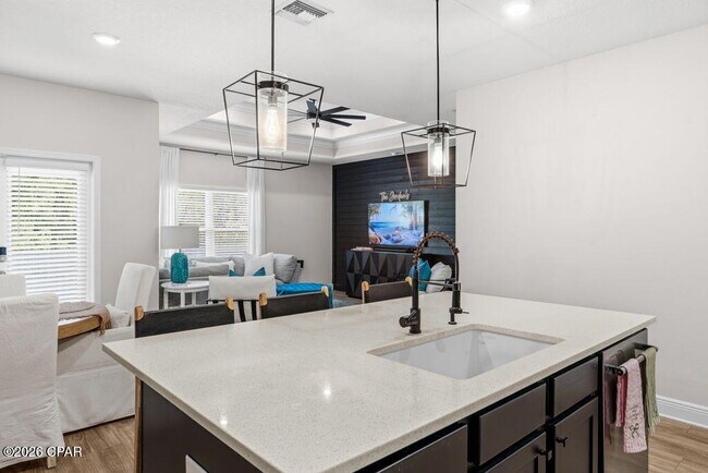 Building Photo - 350 Emerald Cove St