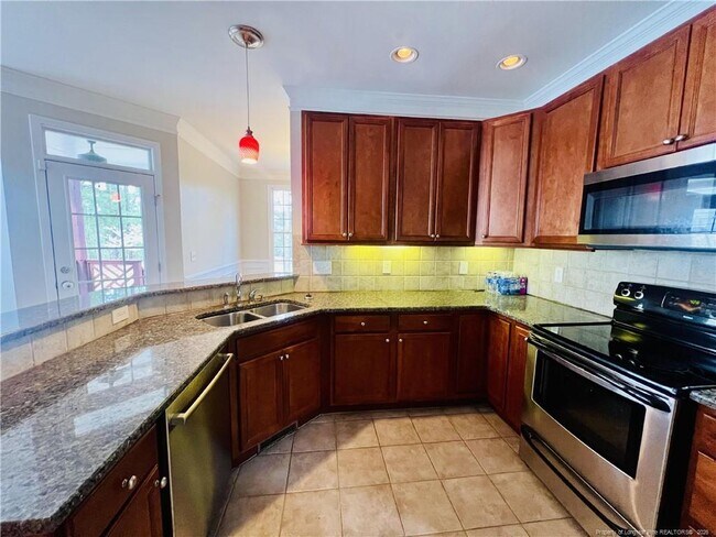 Building Photo - 96 Lamplighter Way