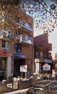 Building Photo - 826 55th St