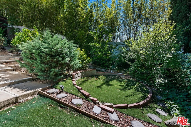 Building Photo - 3729 Reklaw Dr