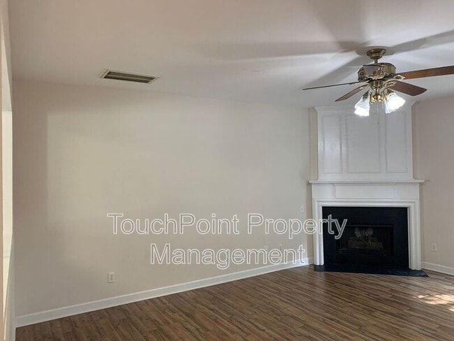 Building Photo - 3262 Mannington Dr