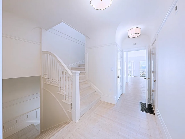 Building Photo - 2470 Broadway