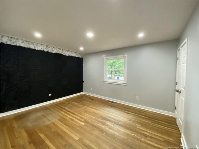Building Photo - 290 Lemont Dr