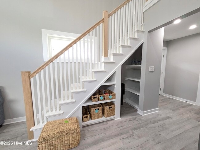 Building Photo - 124 Long Pond Loop