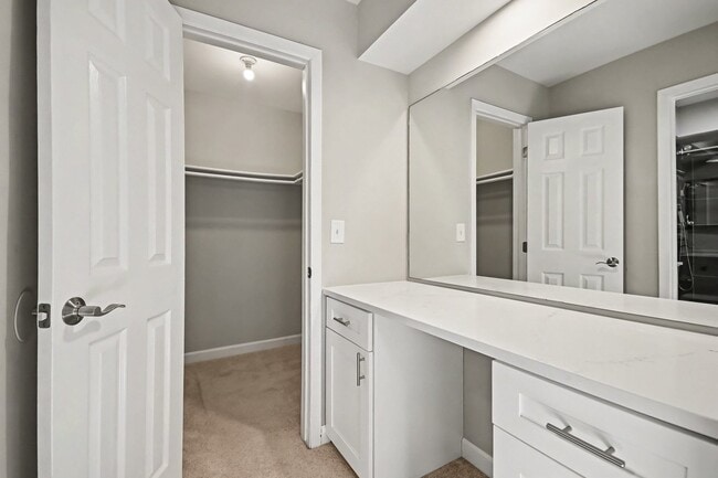 Building Photo - 5195 Castaway Ln