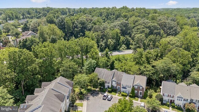 Building Photo - 856 Stonehurst Ct