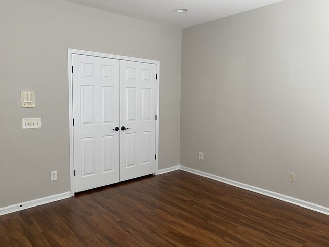 Building Photo - 409 Halyard Ln