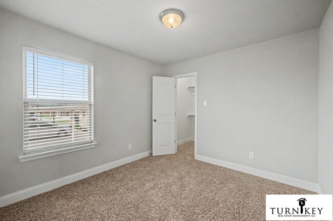 Building Photo - 138-140 Crossbow Ct