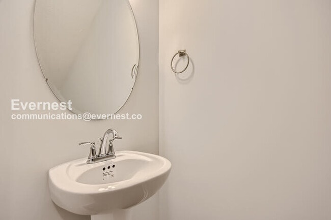 Building Photo - 305 Raines Ct