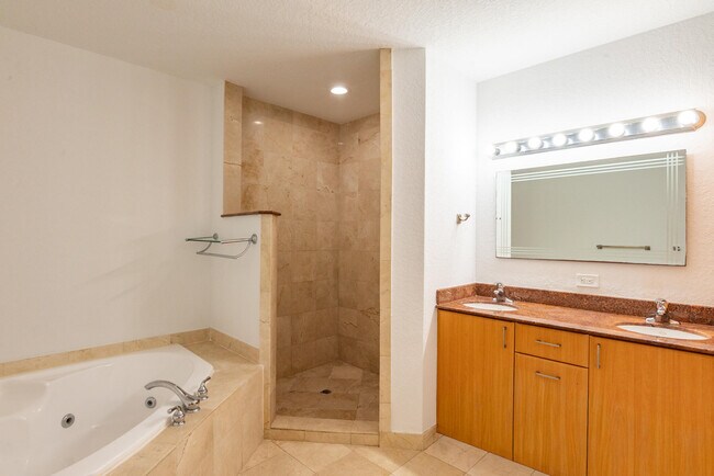 Building Photo - 1650 Presidential Way