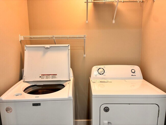 Building Photo - 3BR 2.5ba Townhome in Waukee