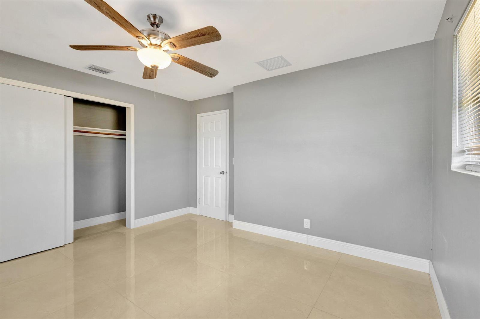 Building Photo - 212 Palmetto Dr