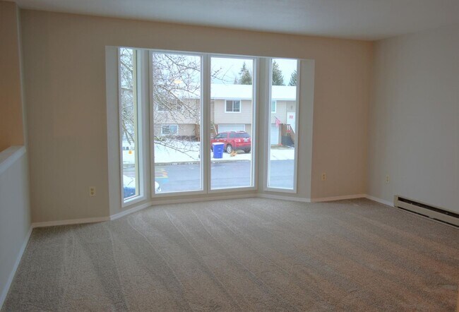 Building Photo - Nora Duplex*
