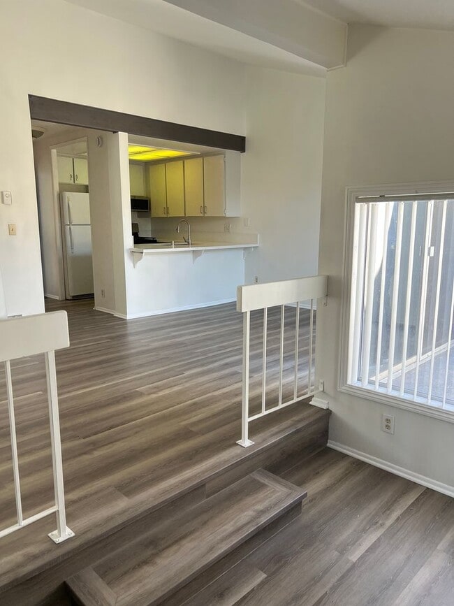Building Photo - Upstairs Studio Condo in Huntington Harbor...