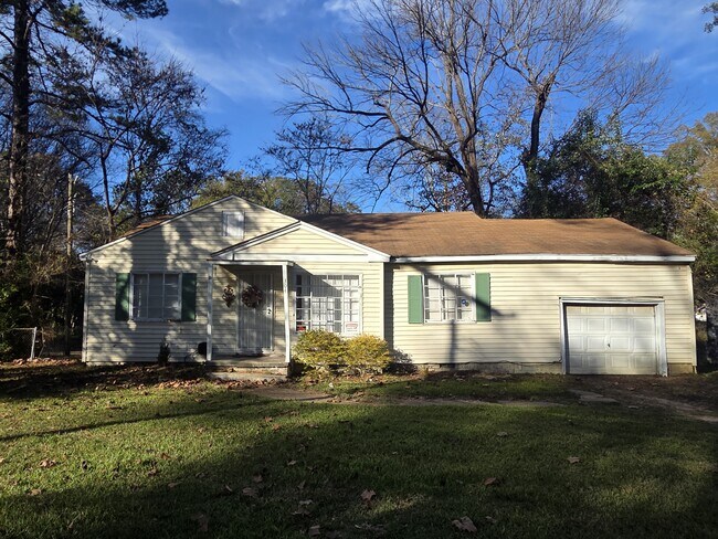 Building Photo - 304 Lawrence Rd