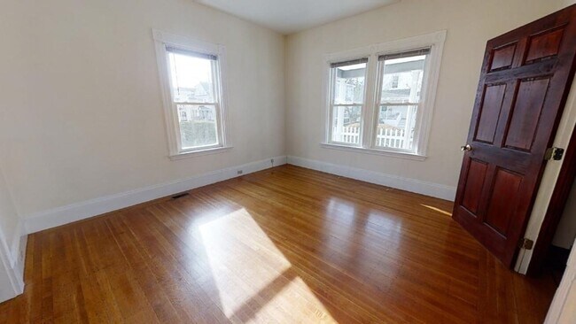 Building Photo - 97 Hawthorne St